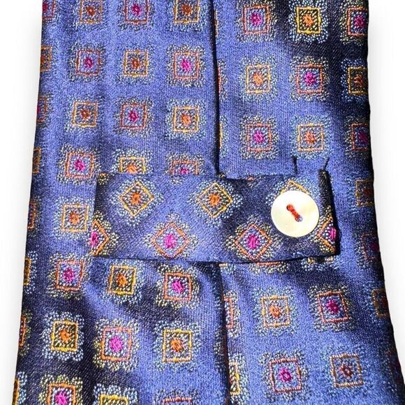 Carrot & Gibbs Navy Blue Flower Handmade 100% Silk Neck Tie - Picture 4 of 9